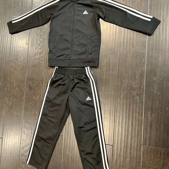 adidas Other - Kids Unisex Adidas Track Suit Size 7